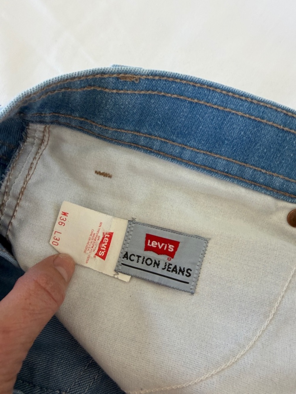 VINTAGE Levi's Men's Light Blue Straight Leg Jeans - Picture 5 of 6